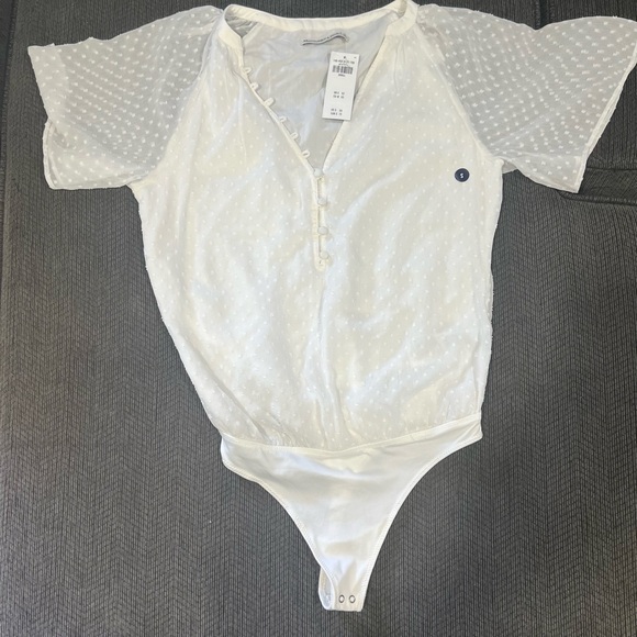 Abercrombie and Fitch short sleeve sheer bodysuit - Size Small - NWT - Picture 1 of 8